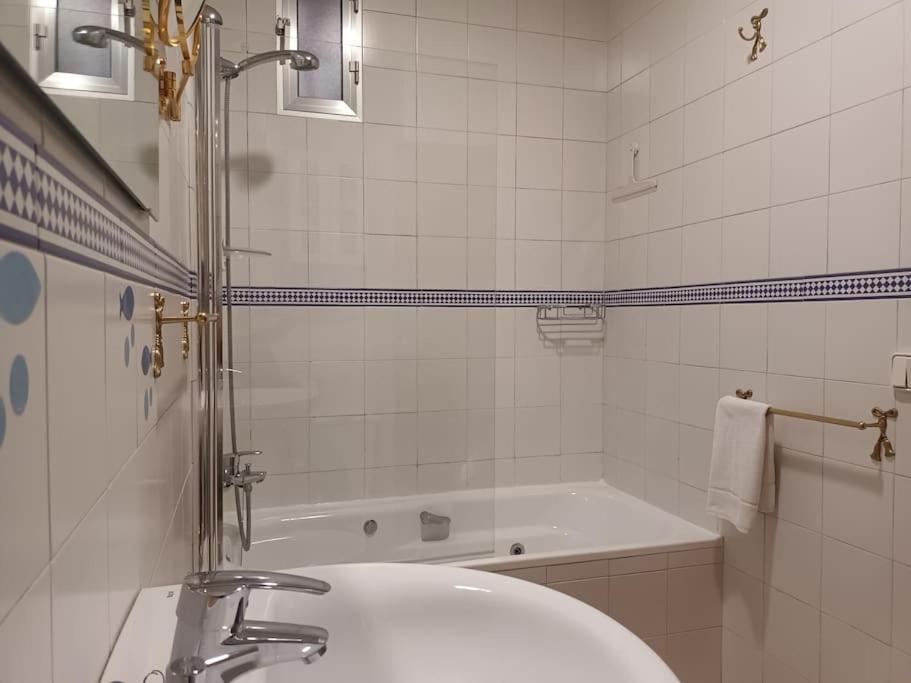 Apartamento Puerta Real Севілья Екстер'єр фото